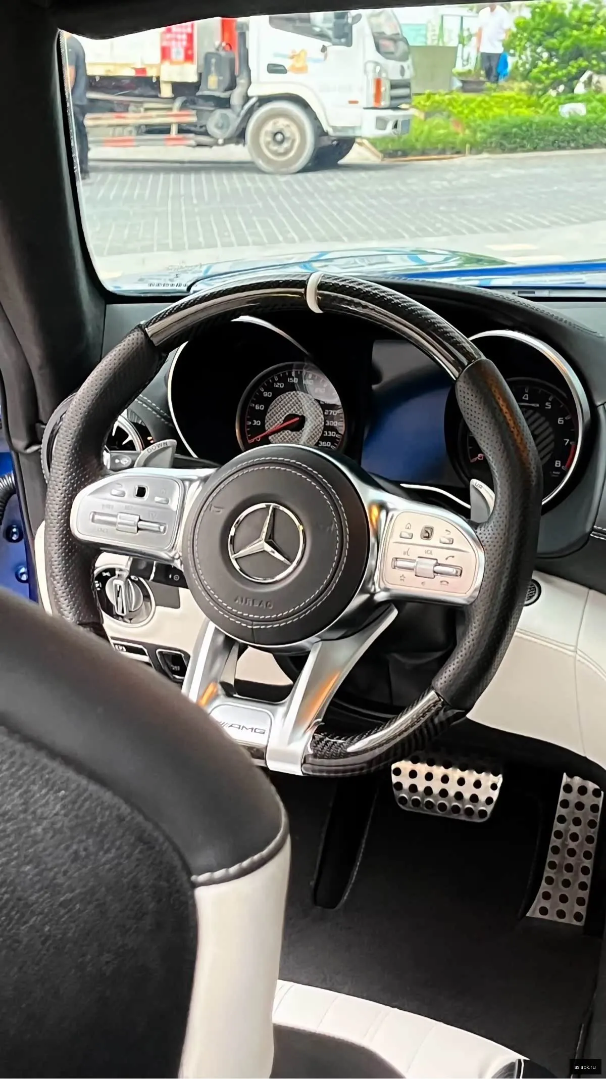 Mercedes-Benz AMG GT 4