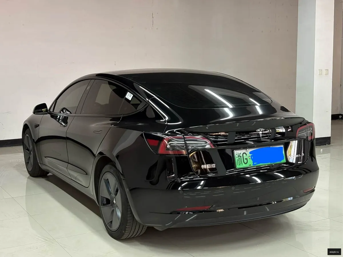 tesla Model Y 5