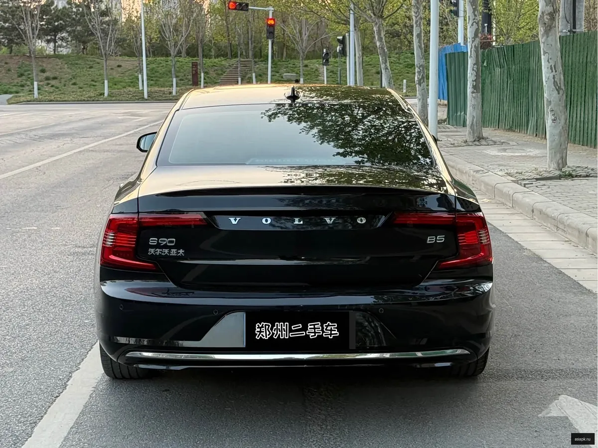 Volvo S90 5