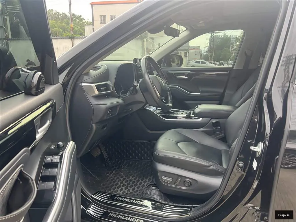 Toyota Highlander 4