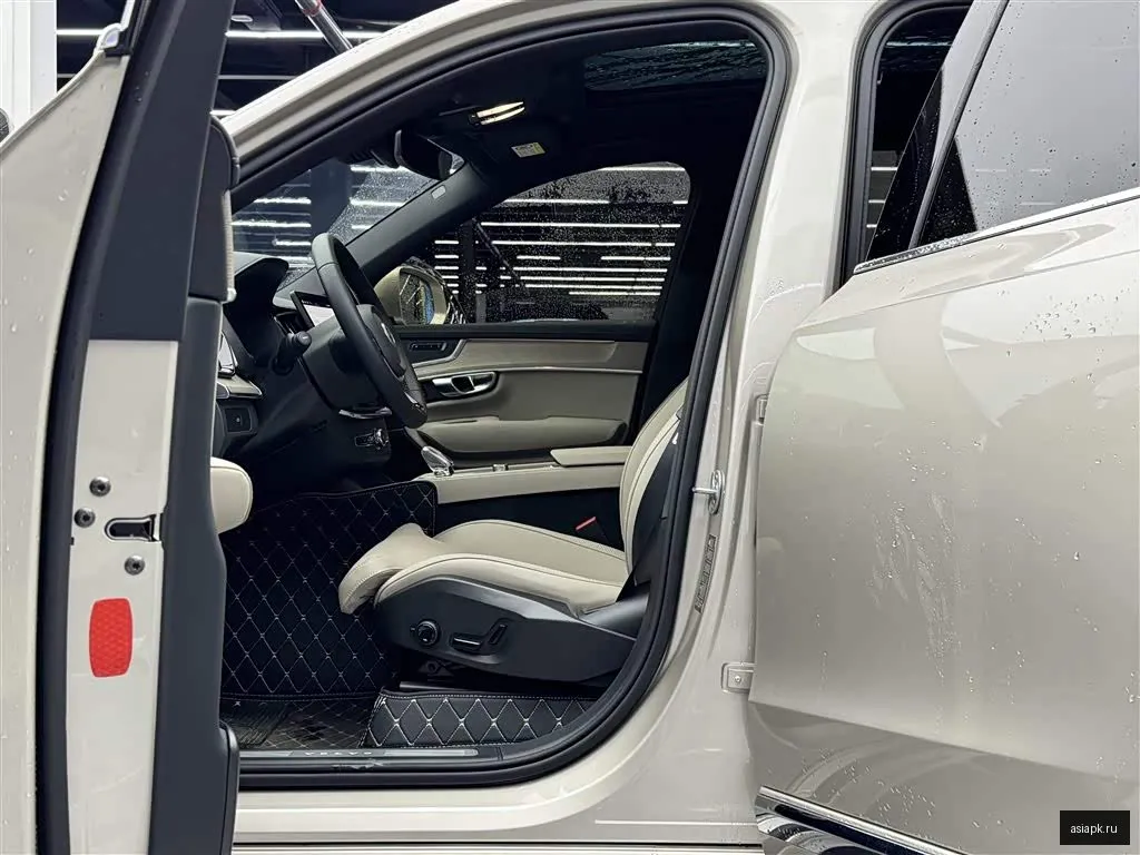 Volvo XC90 6