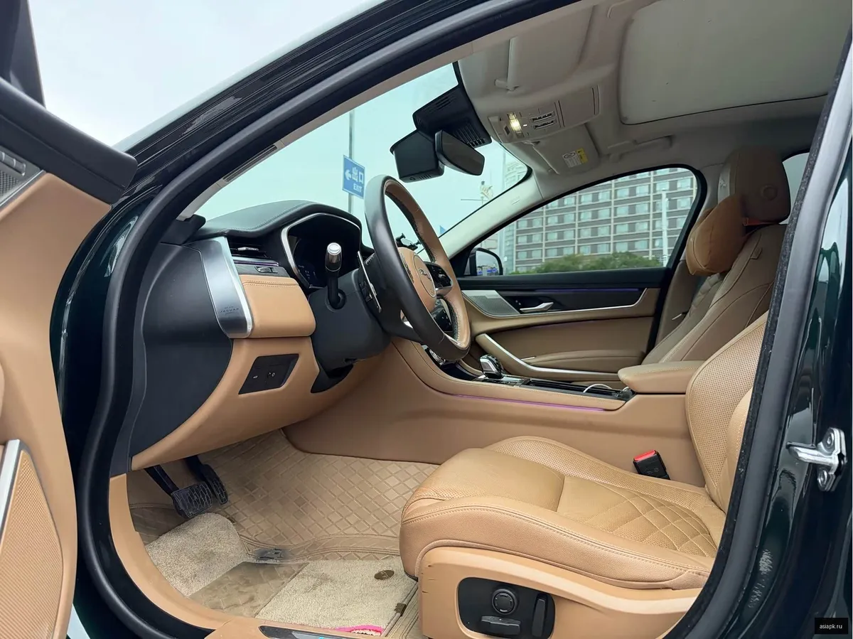 Jaguar XF 5
