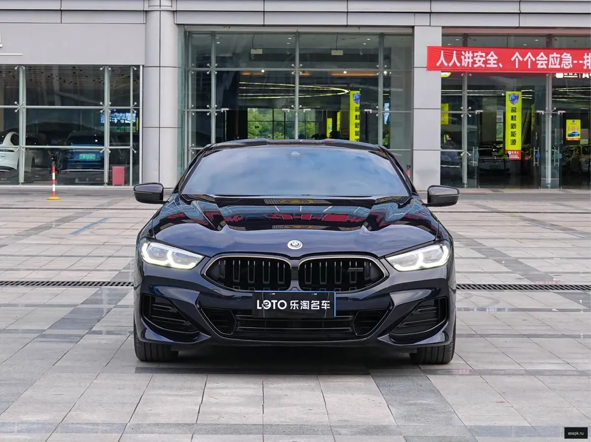 BMW 8-Series 5