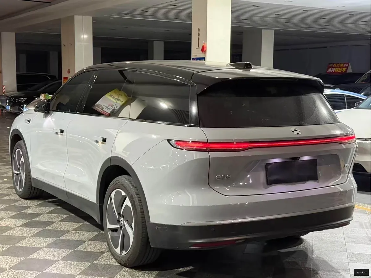 Nio ES8 3