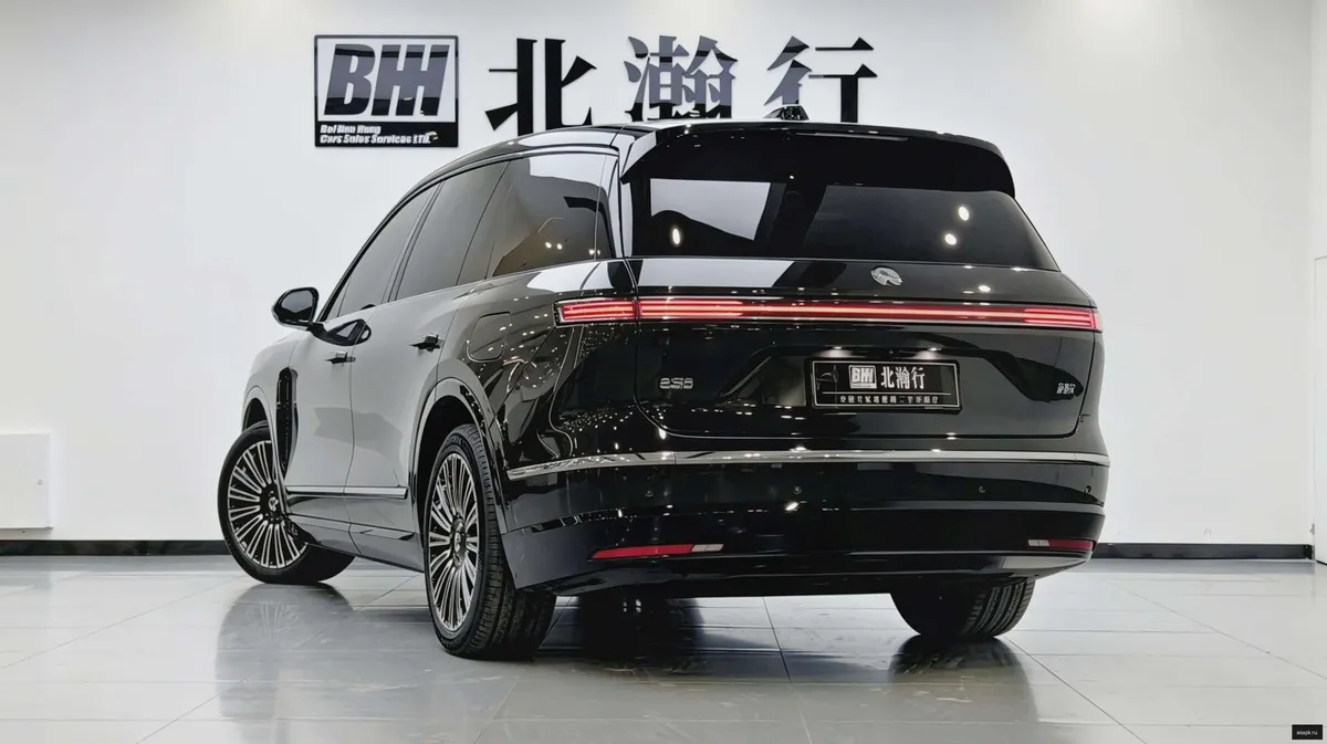 nio ES8 4