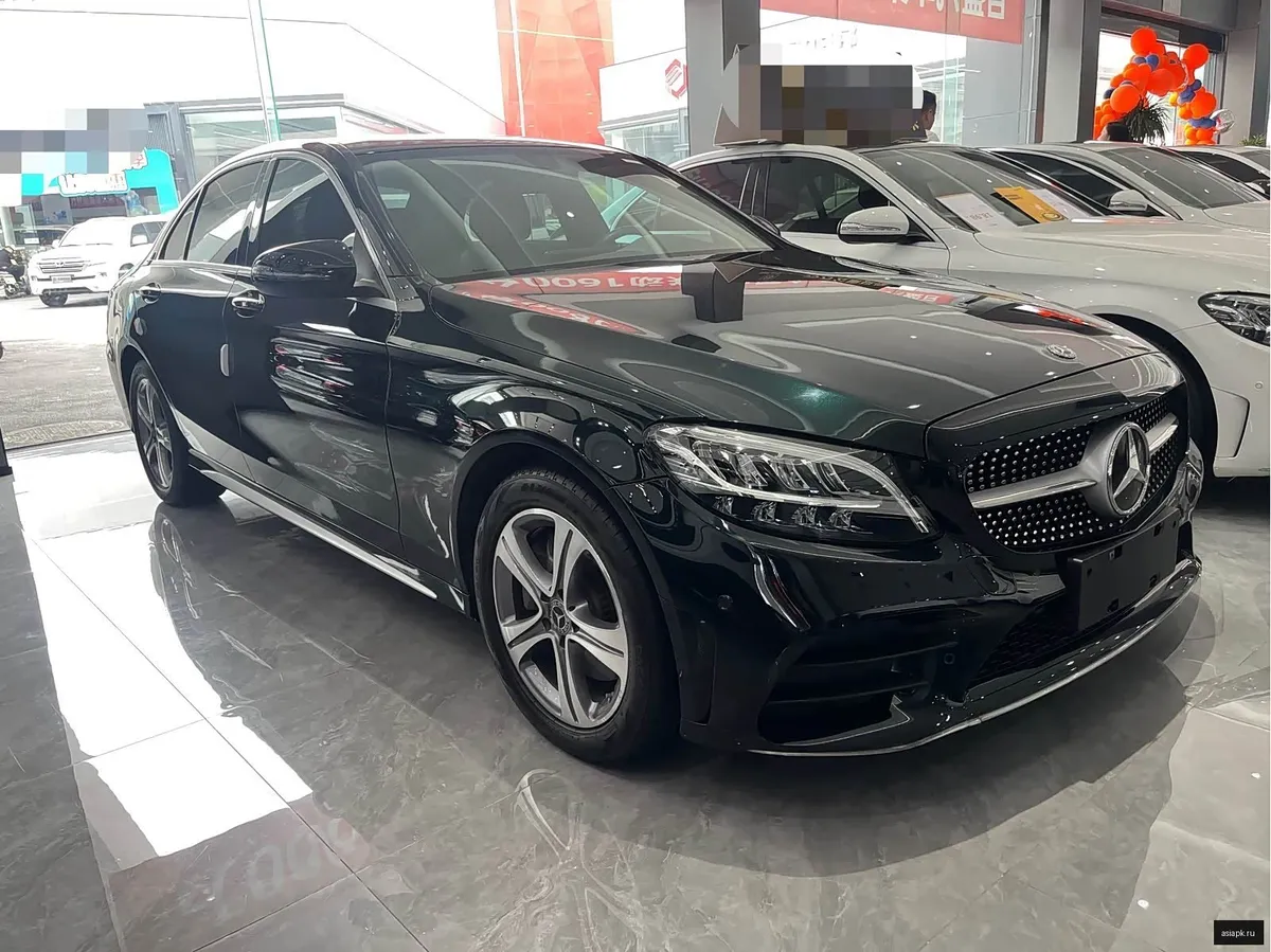 Mercedes-Benz C-Class 3