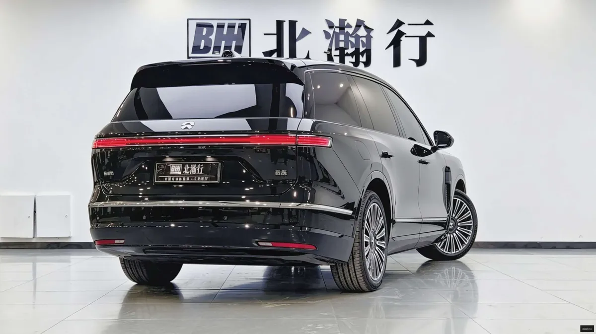nio ES8 6