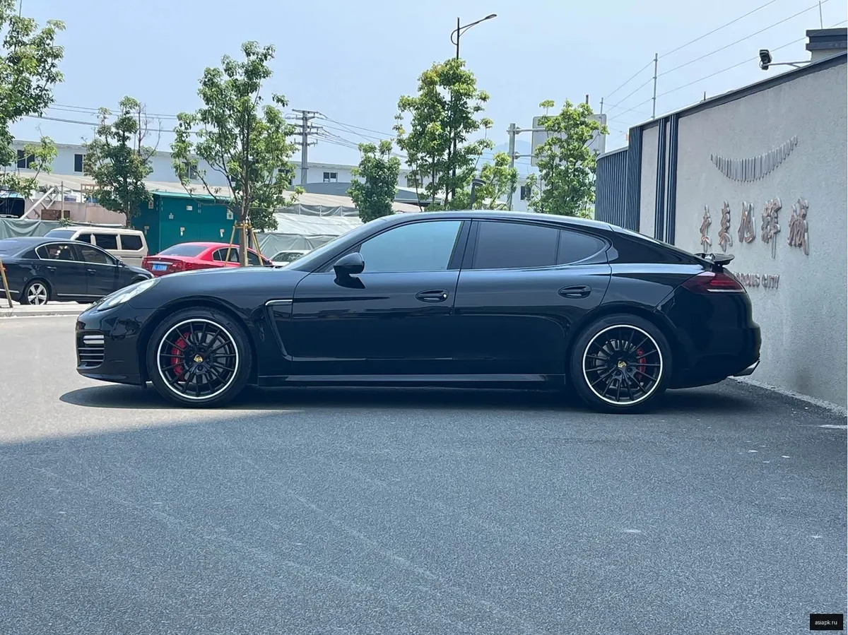 Porsche Panamera 4