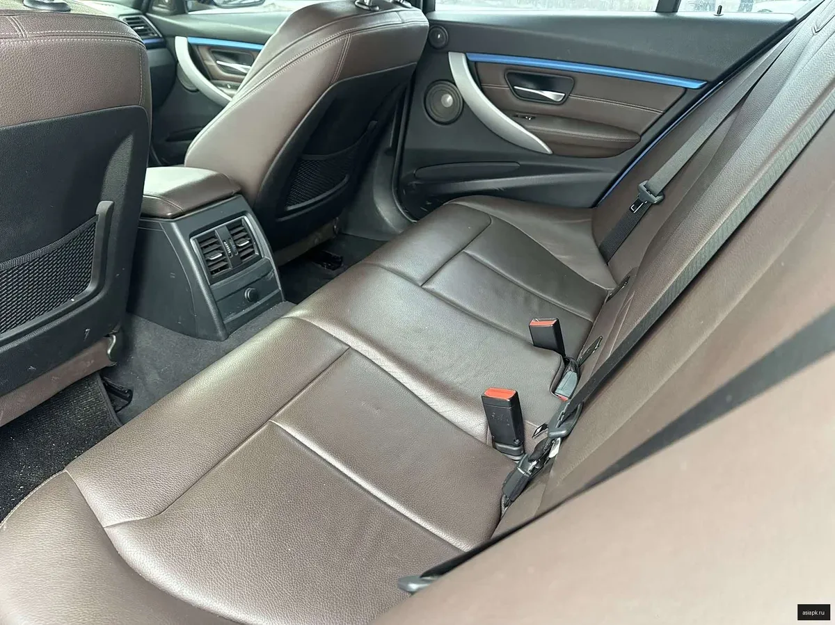 BMW 3-Series 6