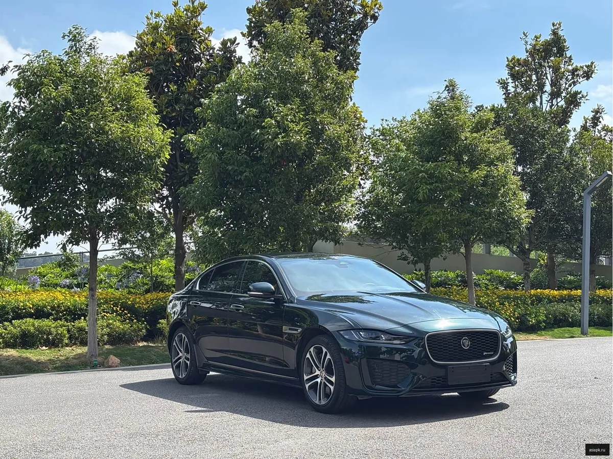 Jaguar XE 3