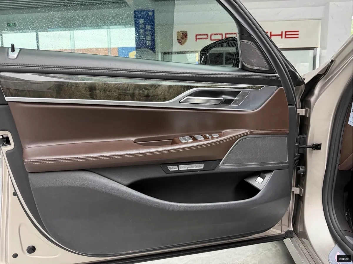 BMW 7-Series 3