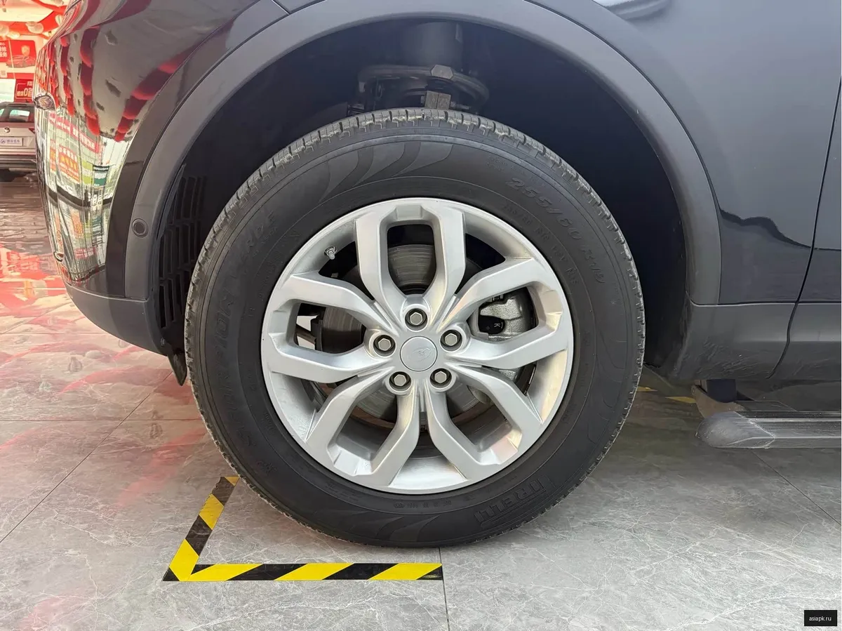 Land Rover Discovery 6