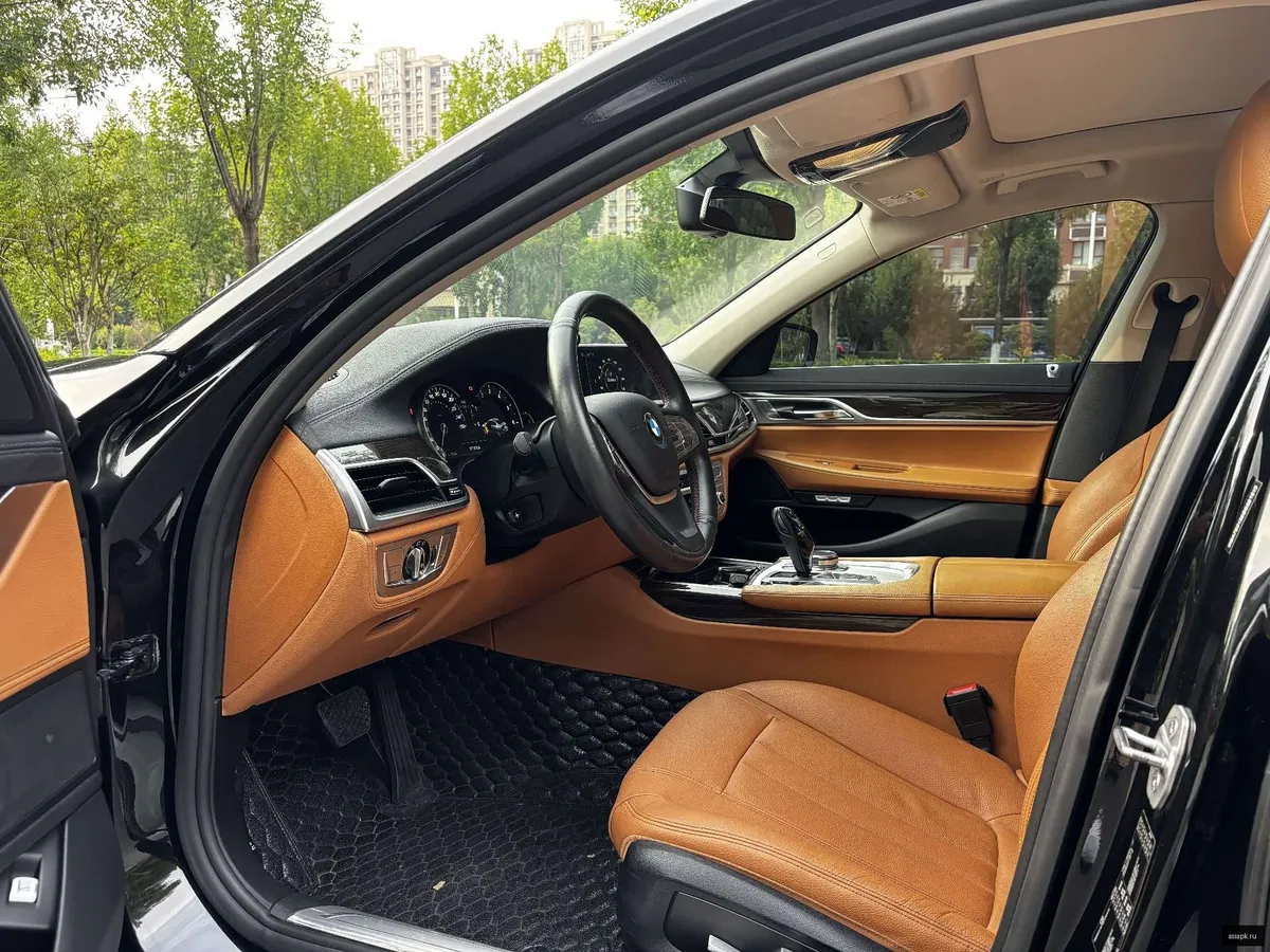 BMW 7-Series 3