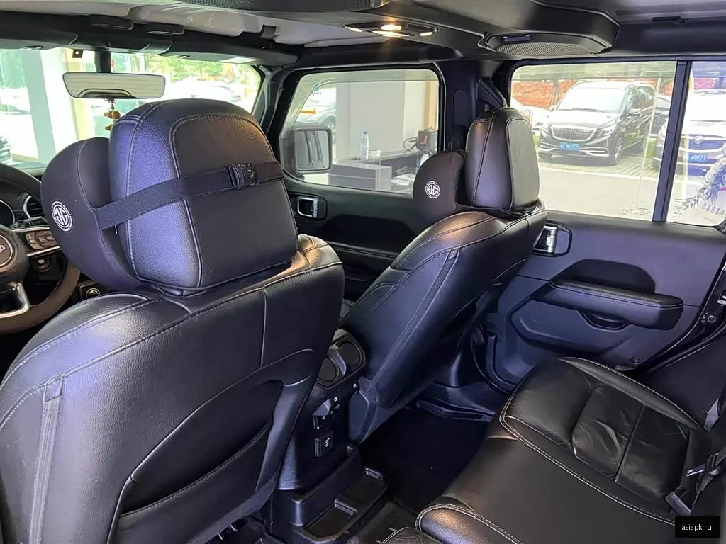 Jeep Wrangler 6
