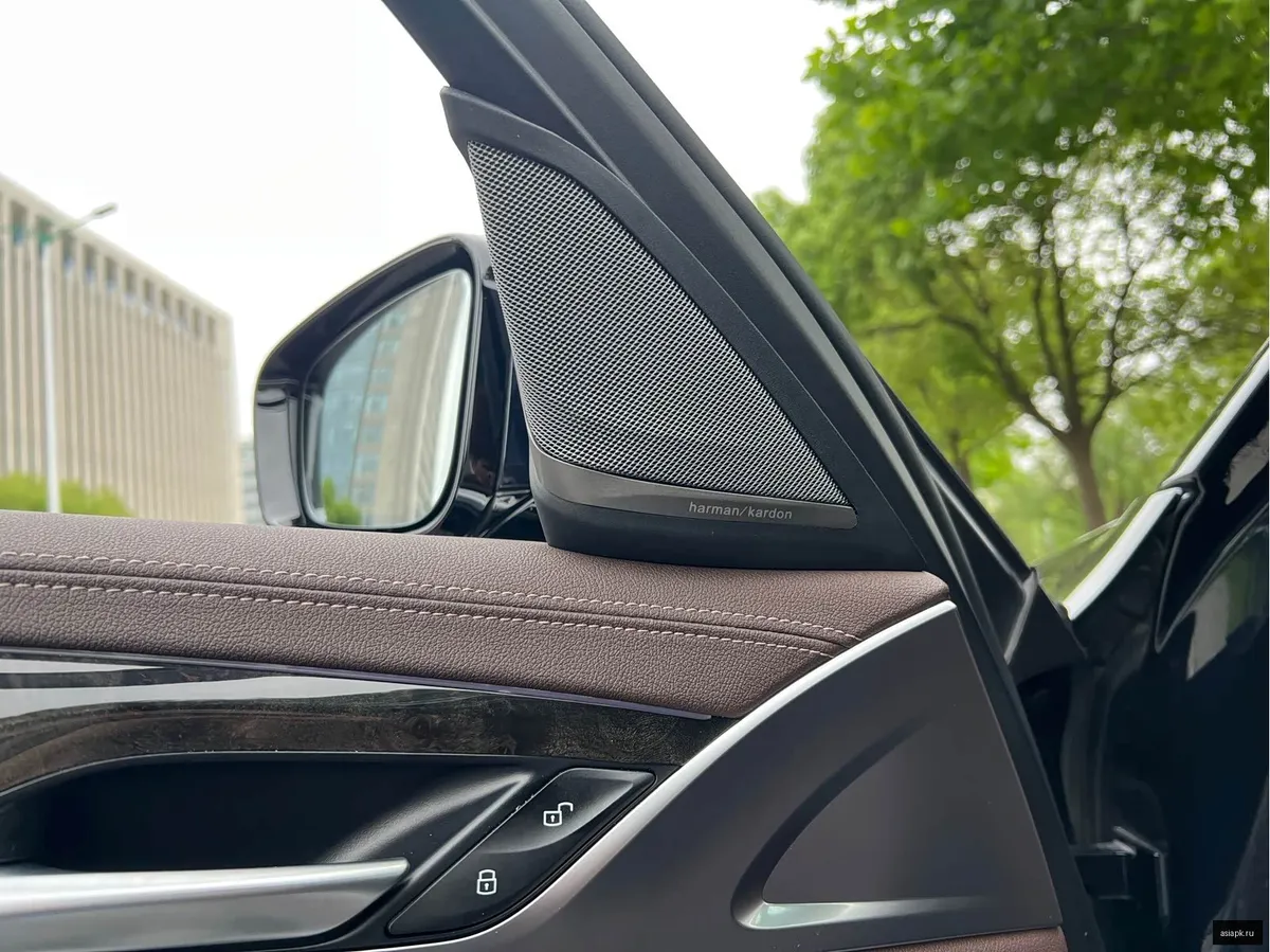 BMW 5-Series 6
