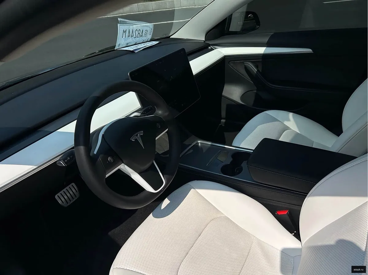 tesla Model Y 3