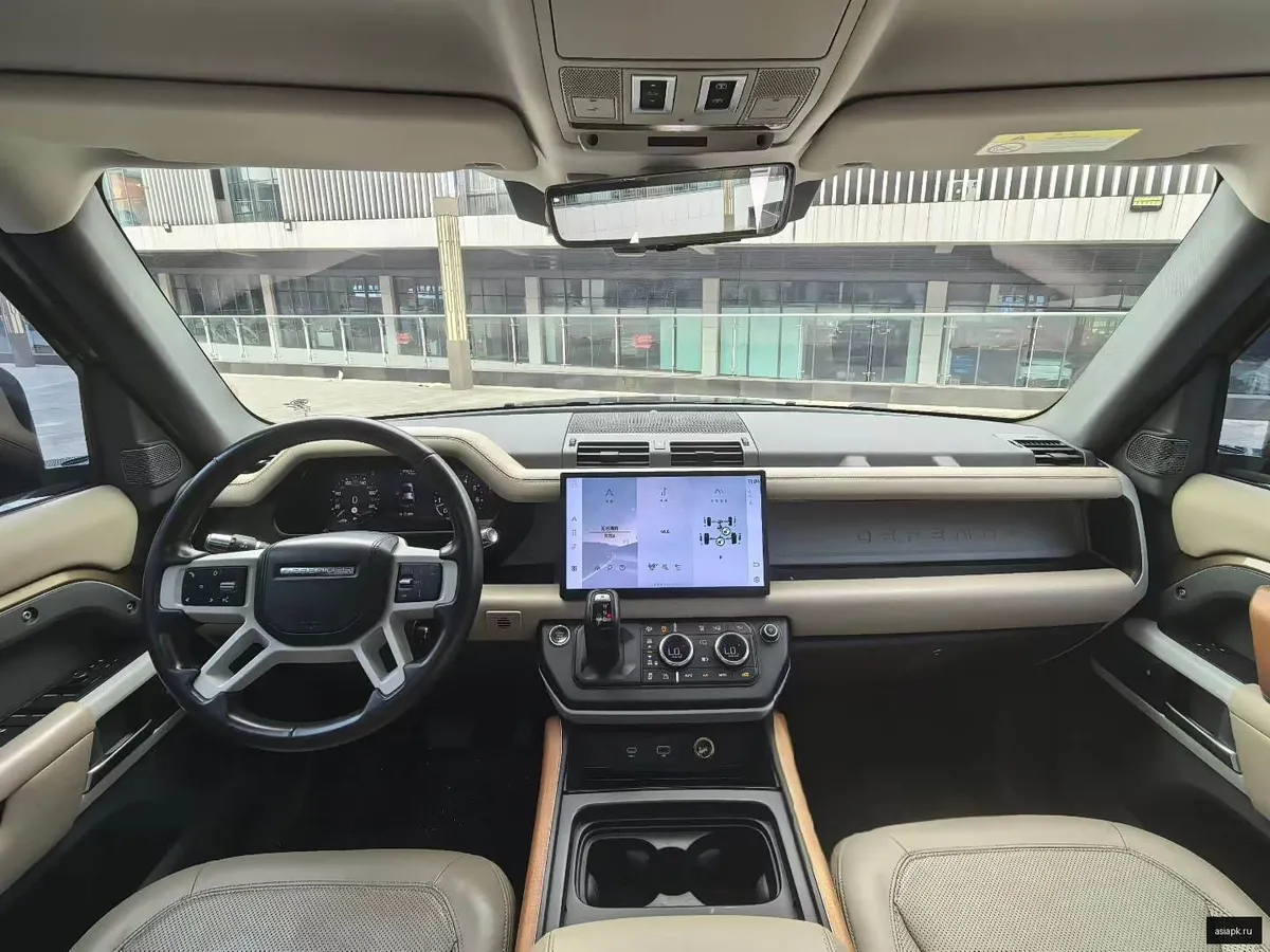 Land Rover Defender 5