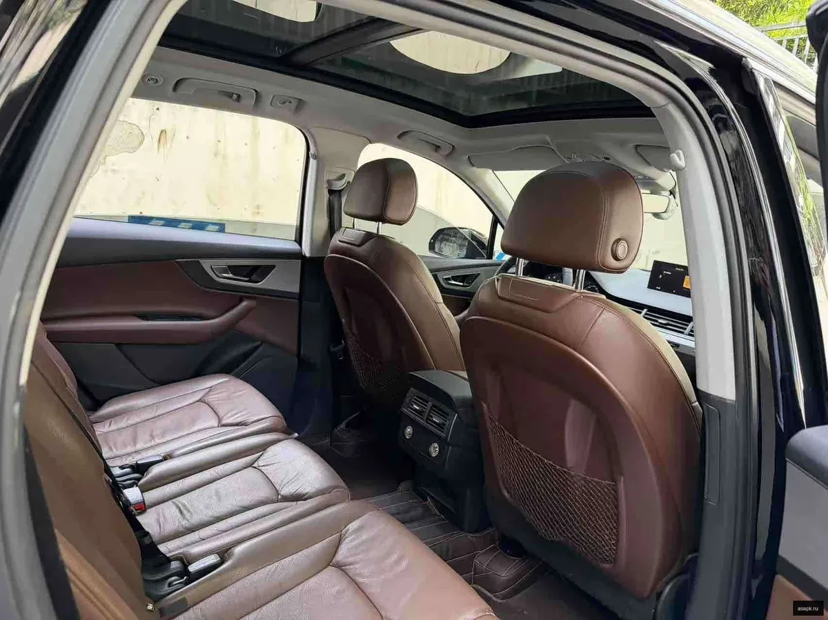 Audi Q7 6