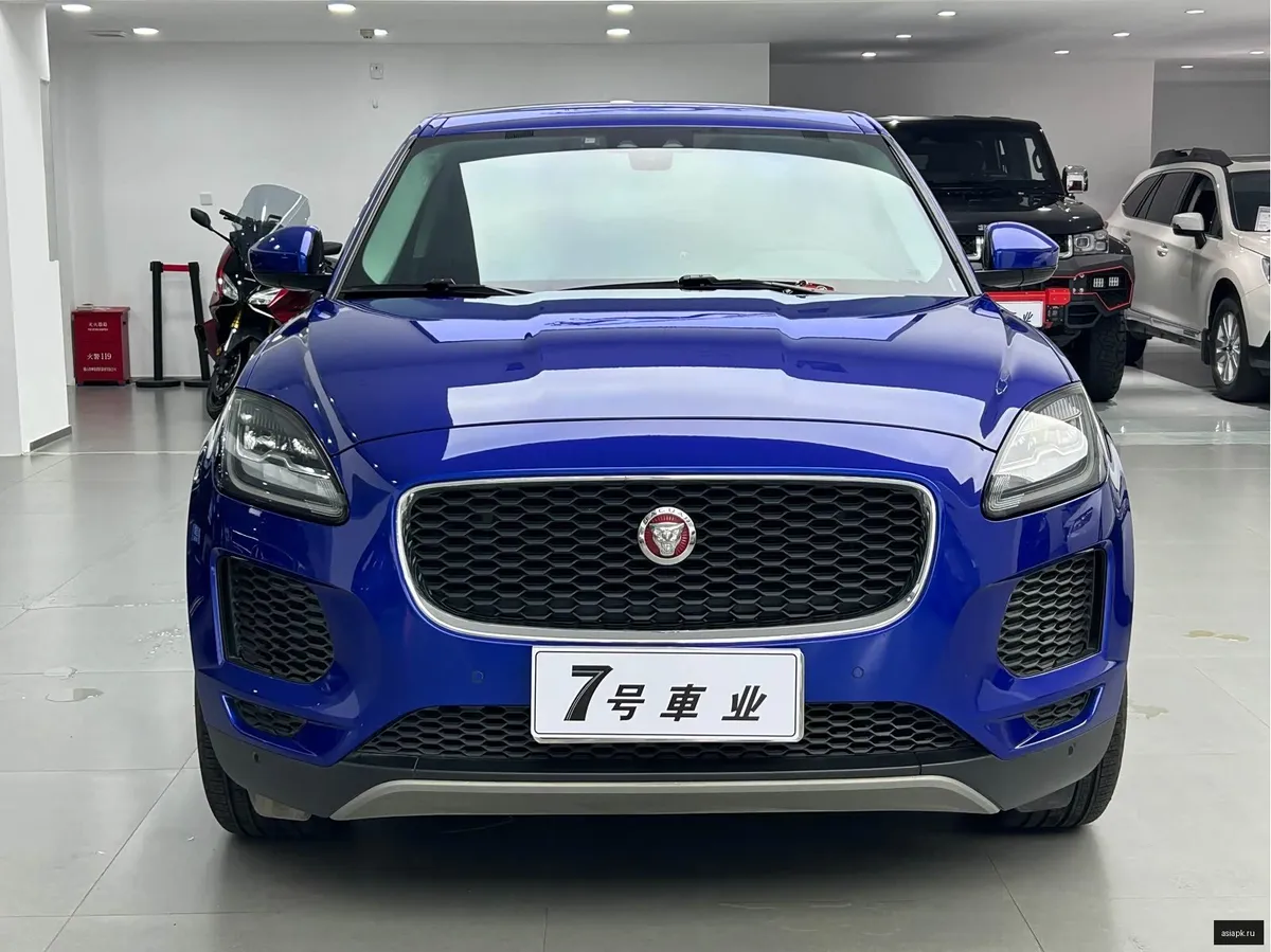 Jaguar E-Pace 3