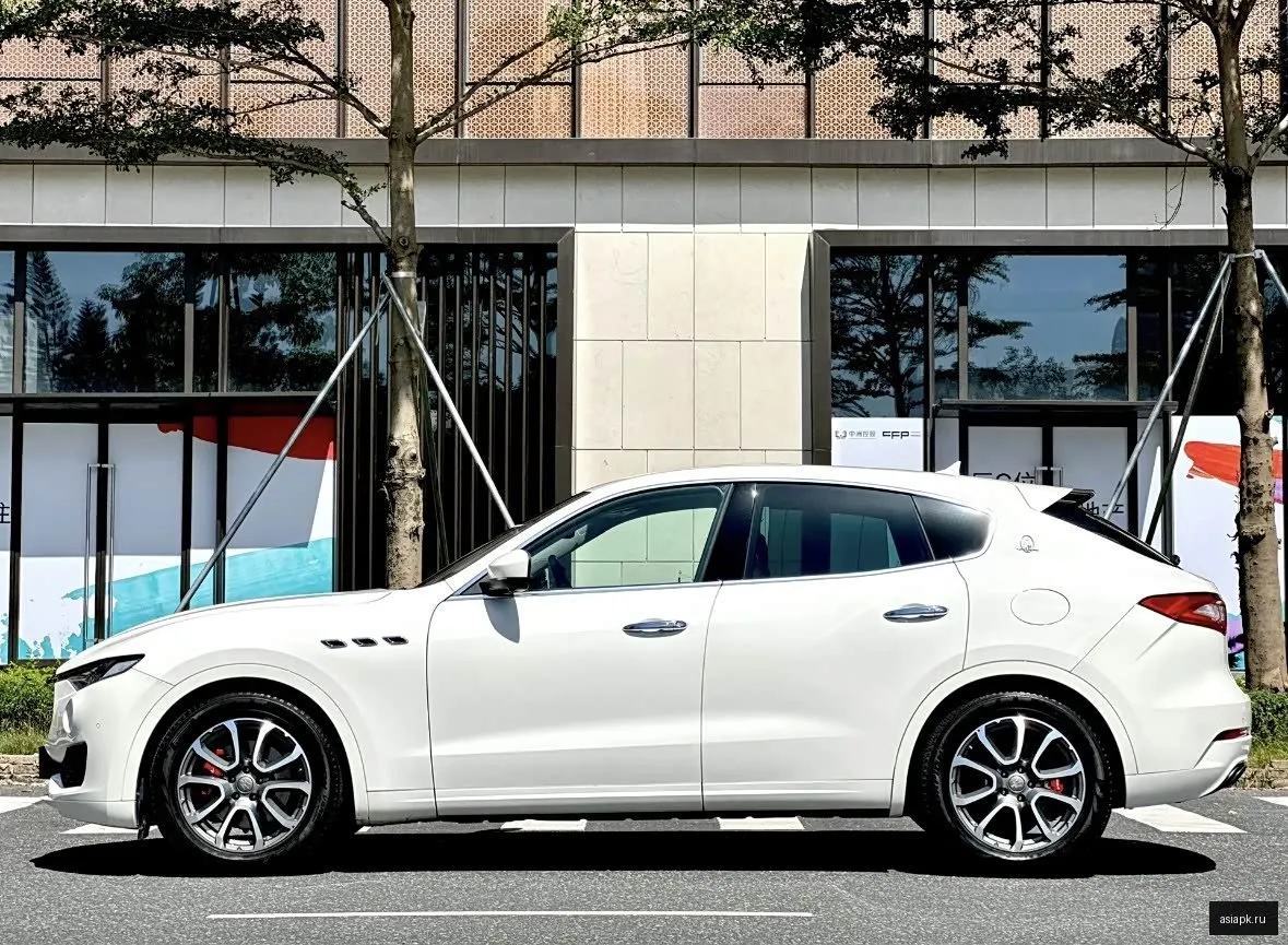Maserati Levante 4