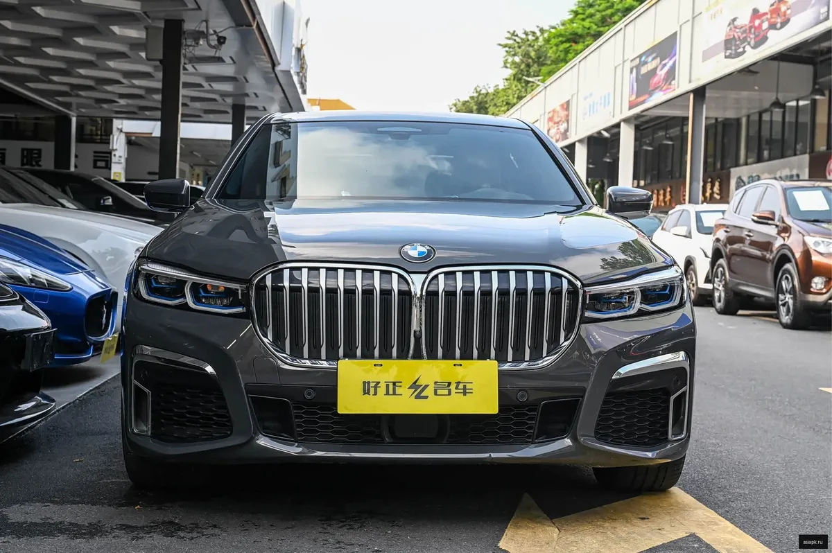 BMW 7-Series 2