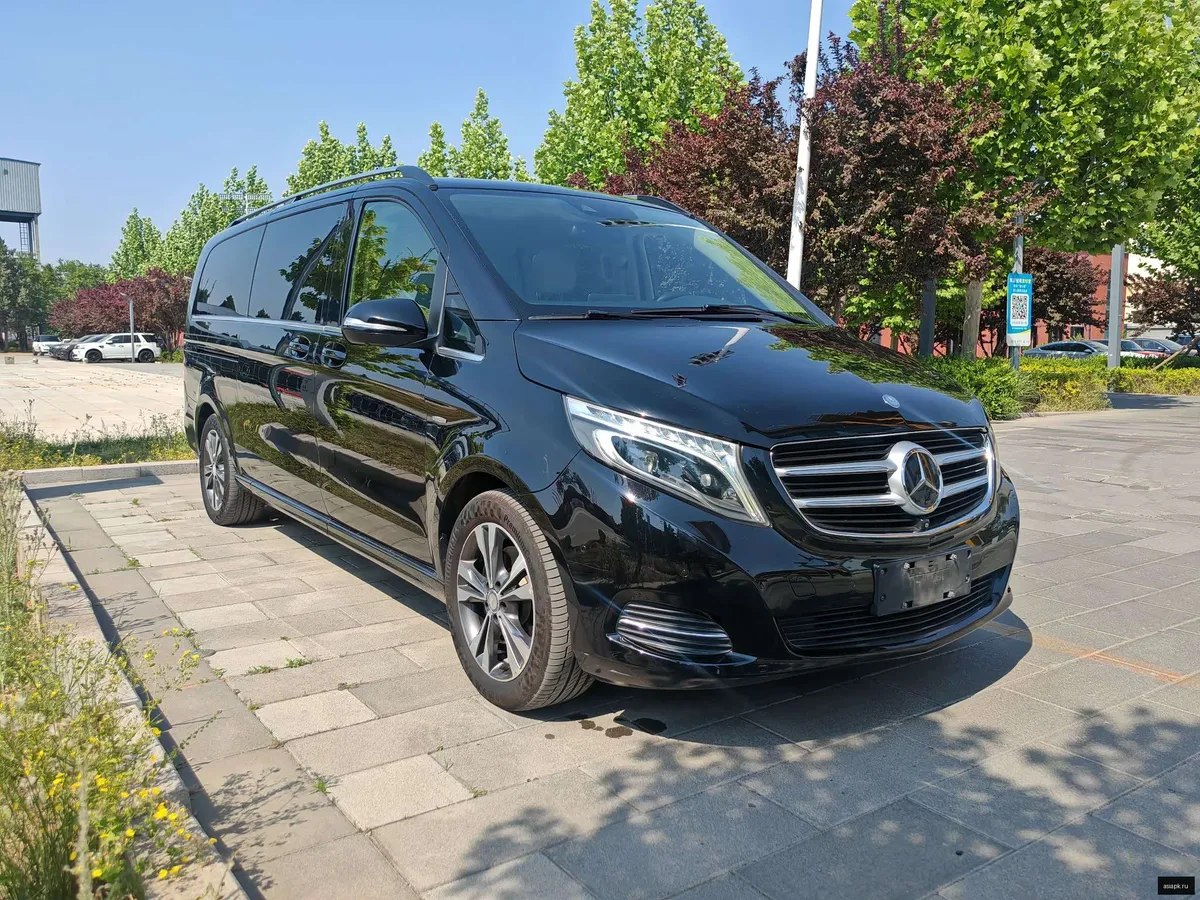 Mercedes-Benz V-Class 3