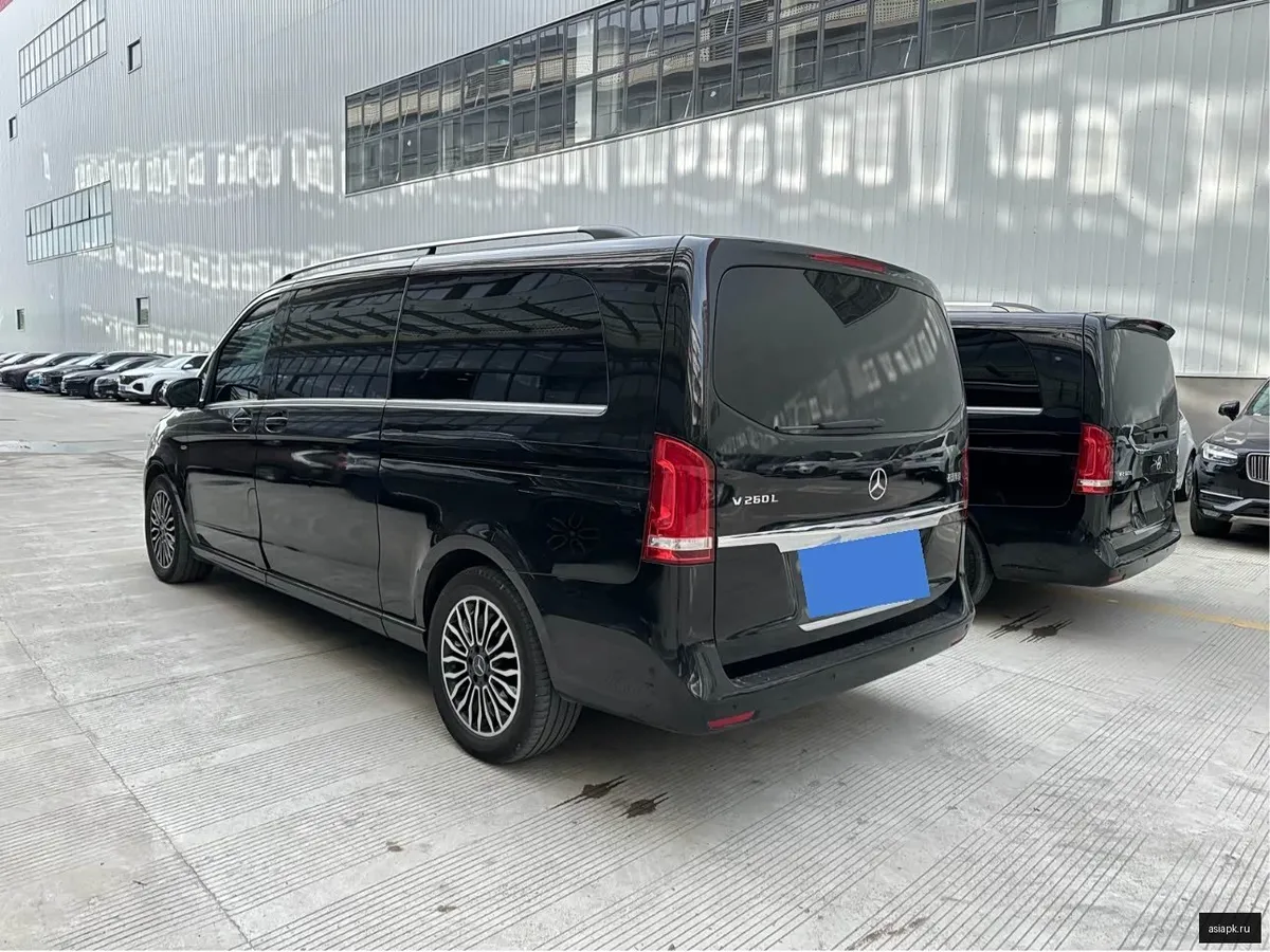 Mercedes-Benz V-Class 3
