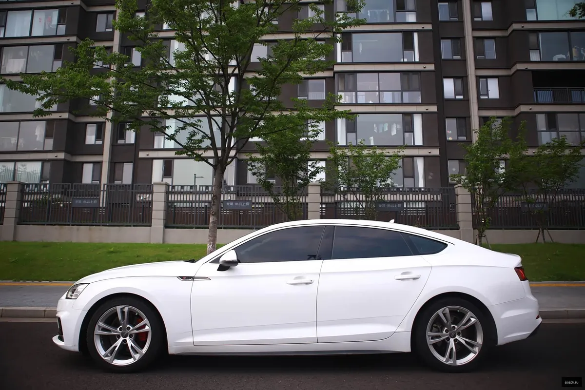 Audi A5 4