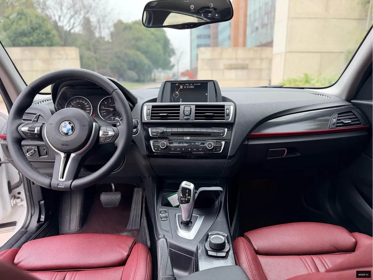 BMW 1-Series 6