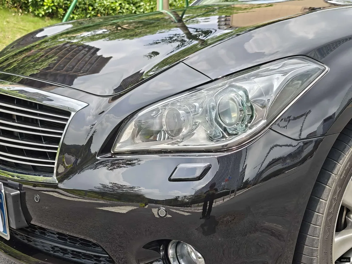 Infiniti Q70 2