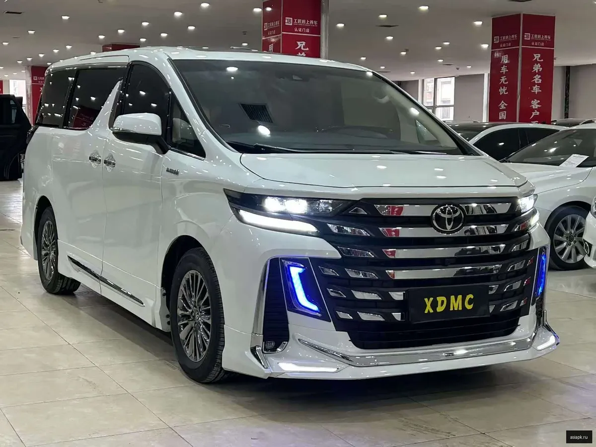 Toyota Vellfire 3