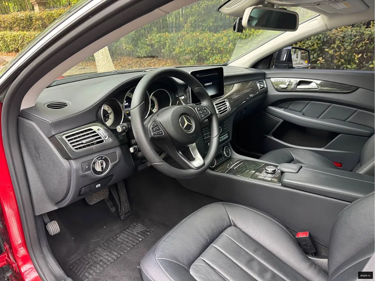 Mercedes-Benz CLS-Class 6