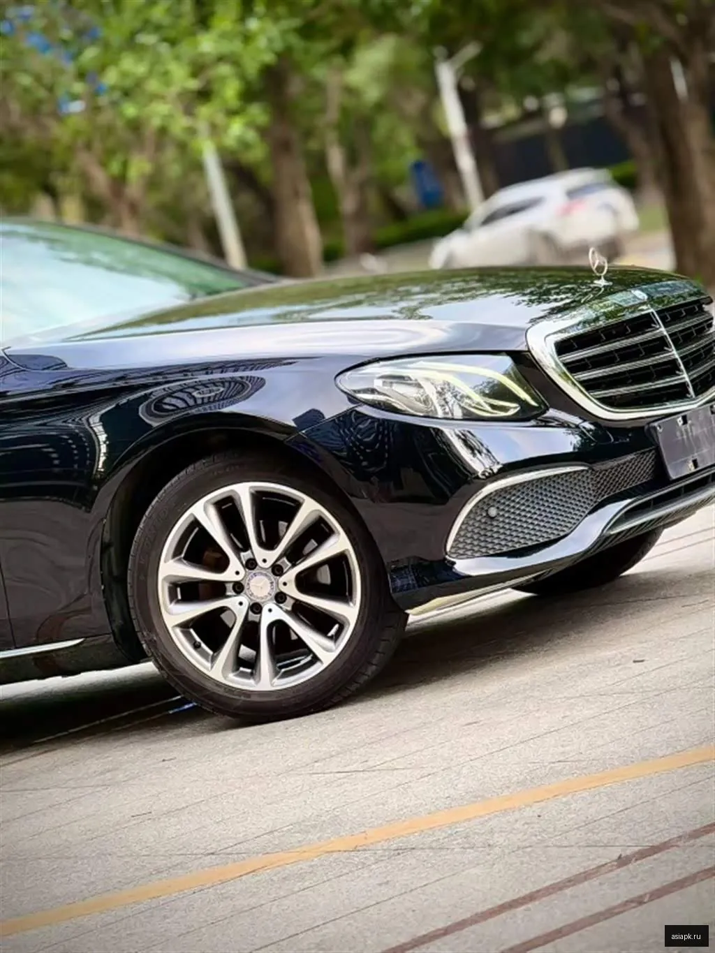 Mercedes-Benz E-Class 4