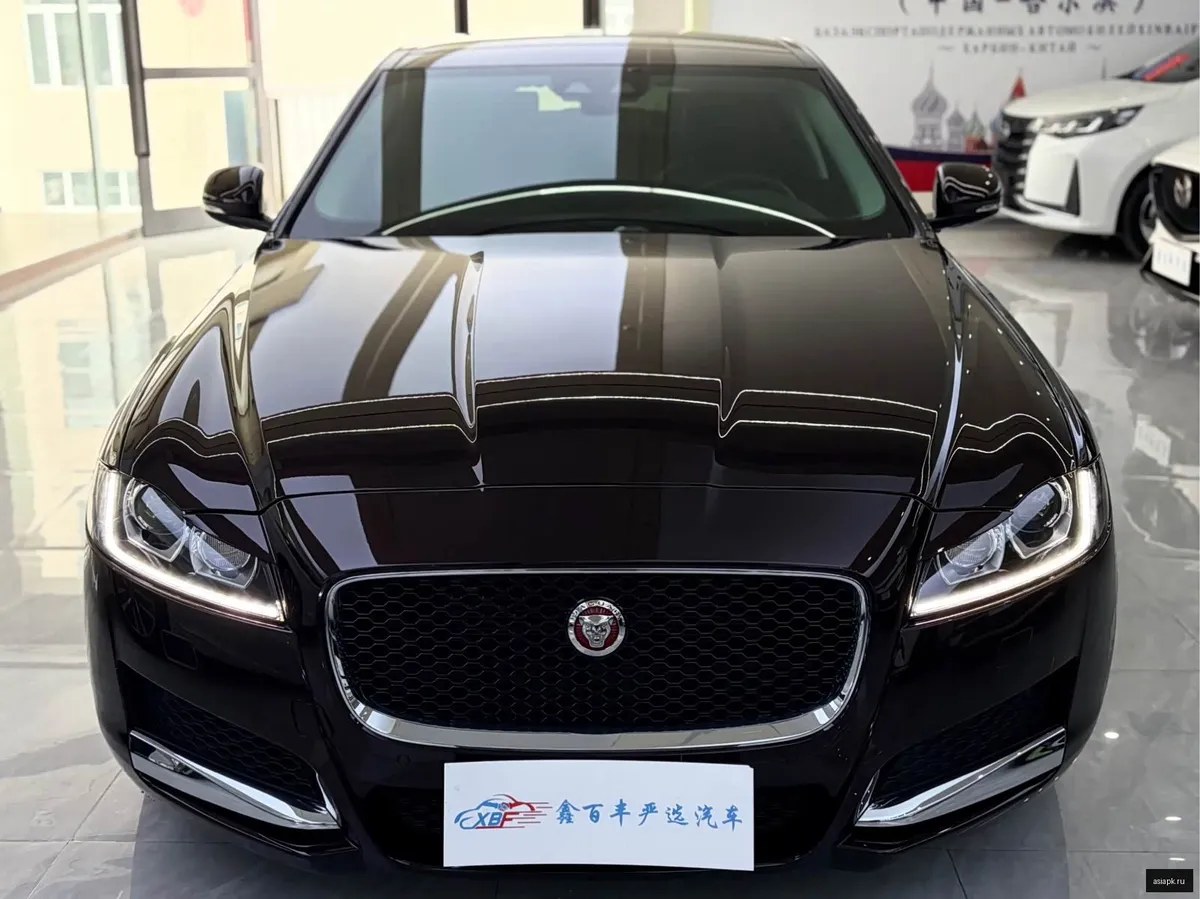 Jaguar XF 2