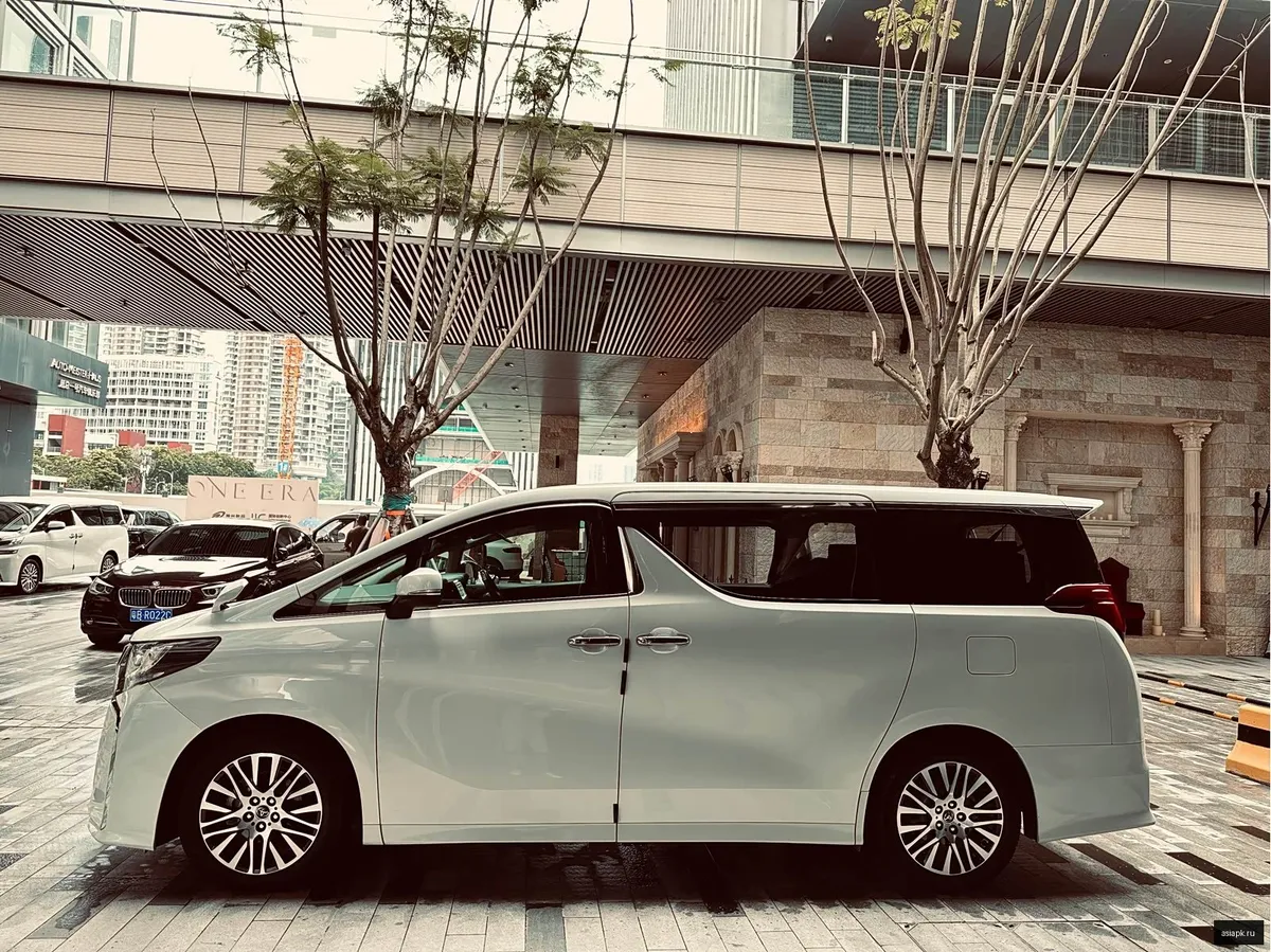 Toyota Alphard 5
