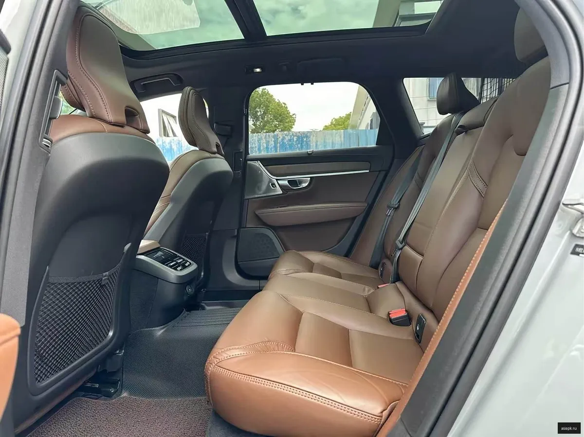 Volvo V90 6