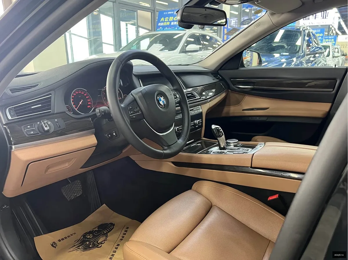 BMW 7-Series 6