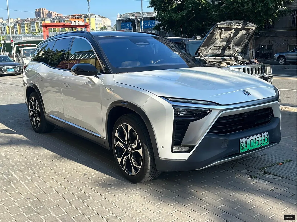 Nio ES8 2