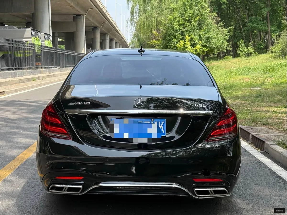 Mercedes-Benz S-Class 4