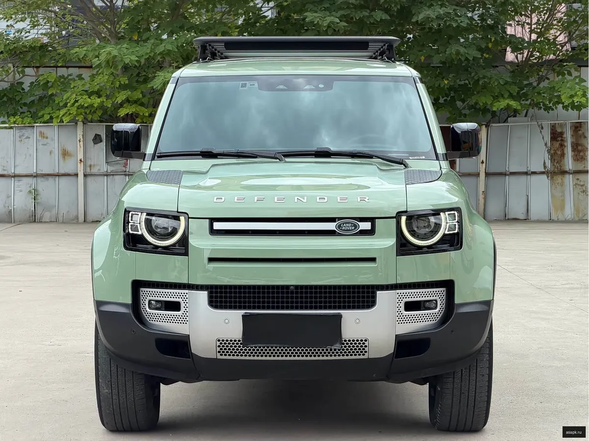 Land Rover Defender 2
