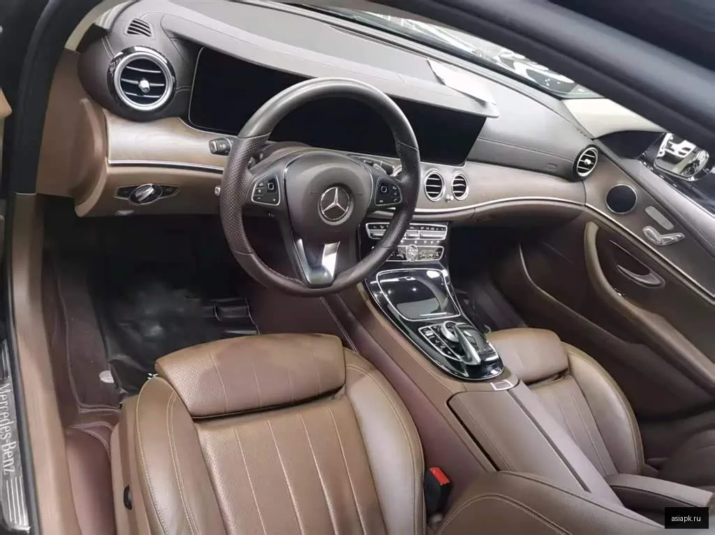 Mercedes-Benz E-Class 4