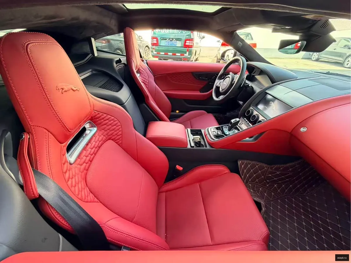 Jaguar F-Type 6