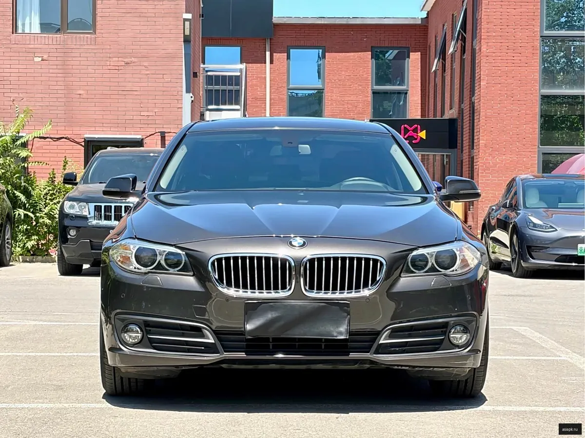 BMW 5-Series 2