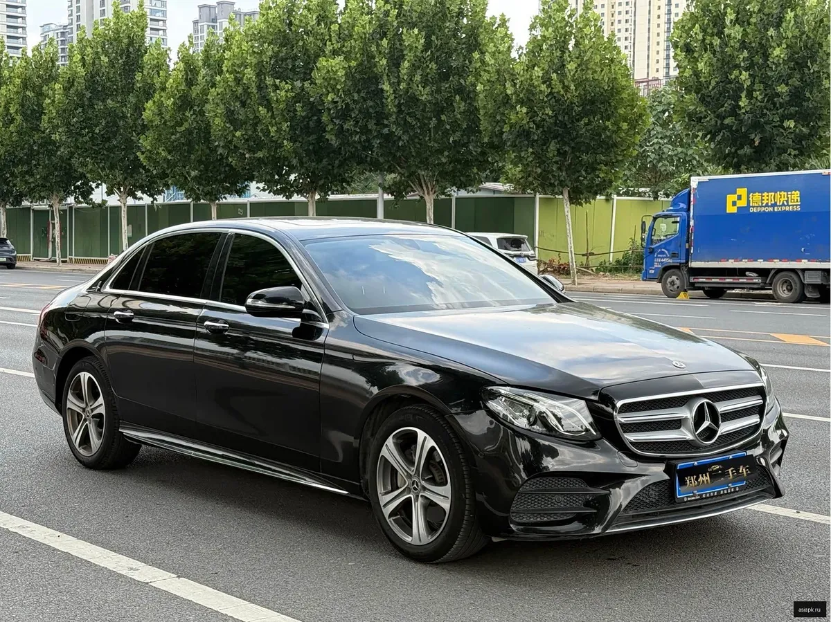 Mercedes-Benz E-Class 3