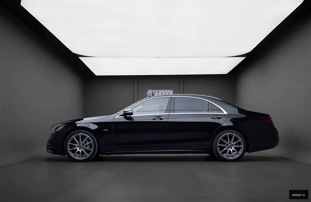 Mercedes-Benz S-Class 3