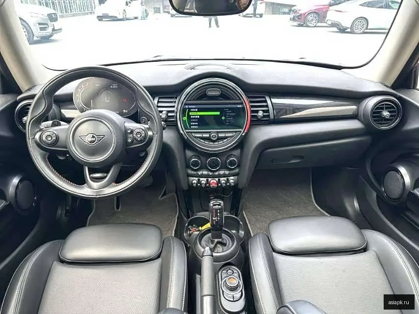 MINI Hatch 4