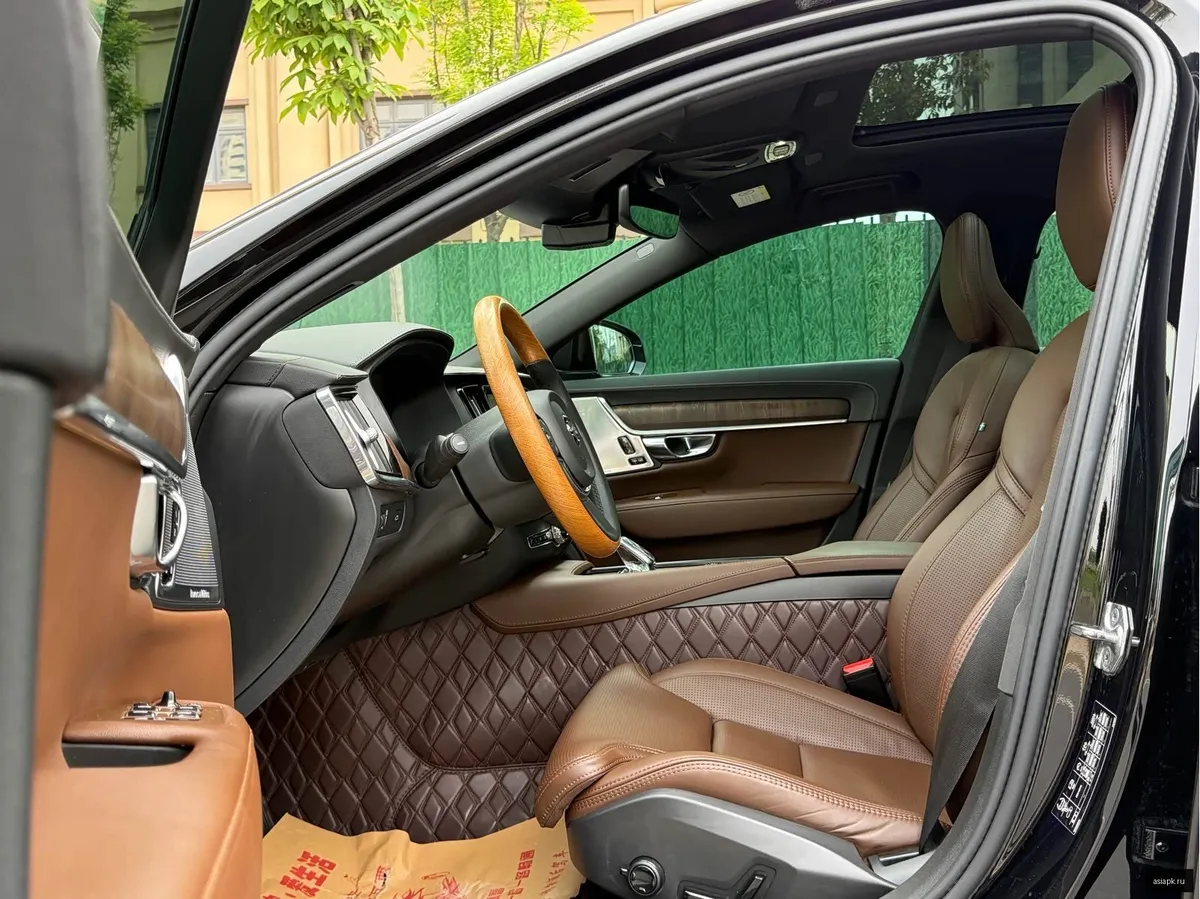Volvo S90 4