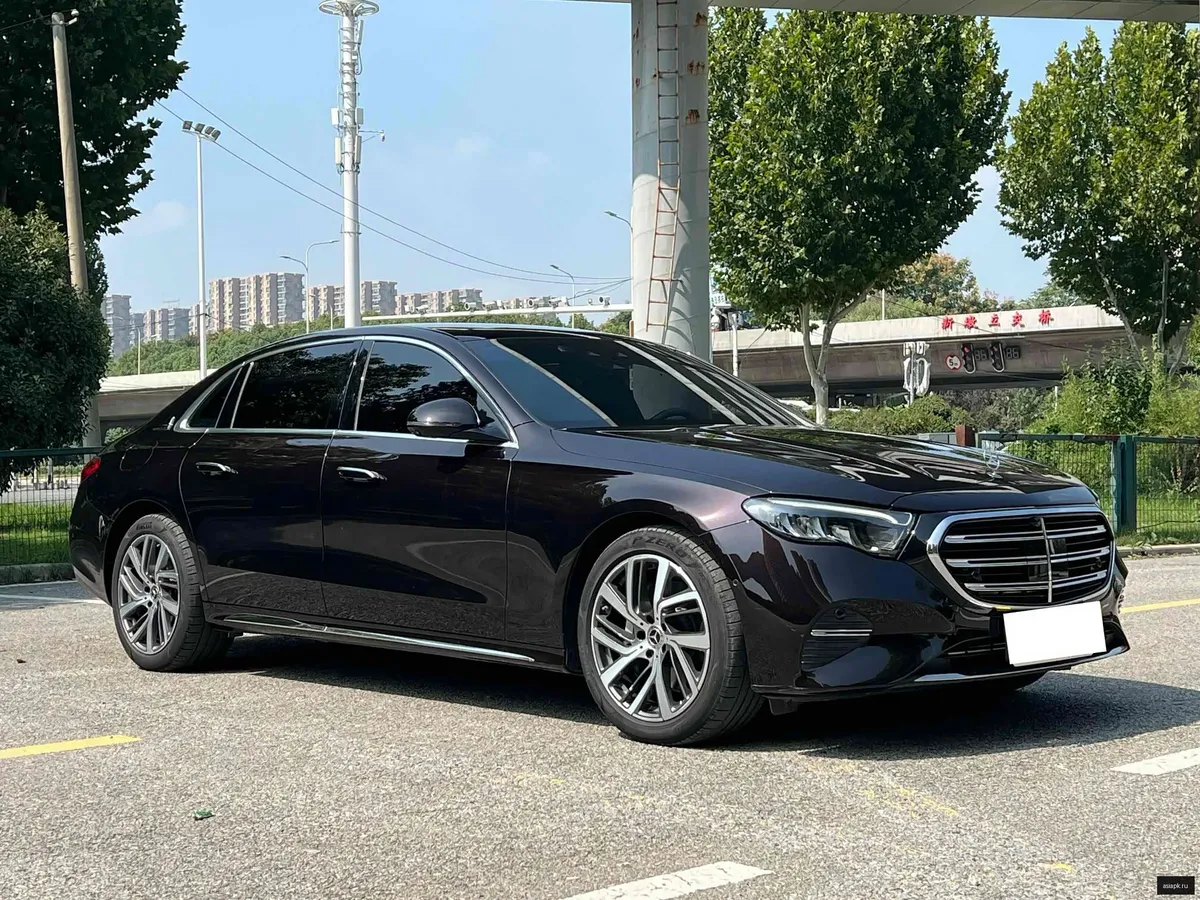 Mercedes-Benz E-Class 3