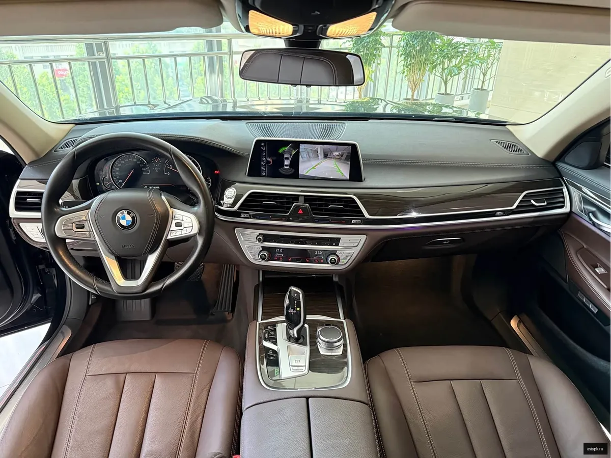 BMW 7-Series 5