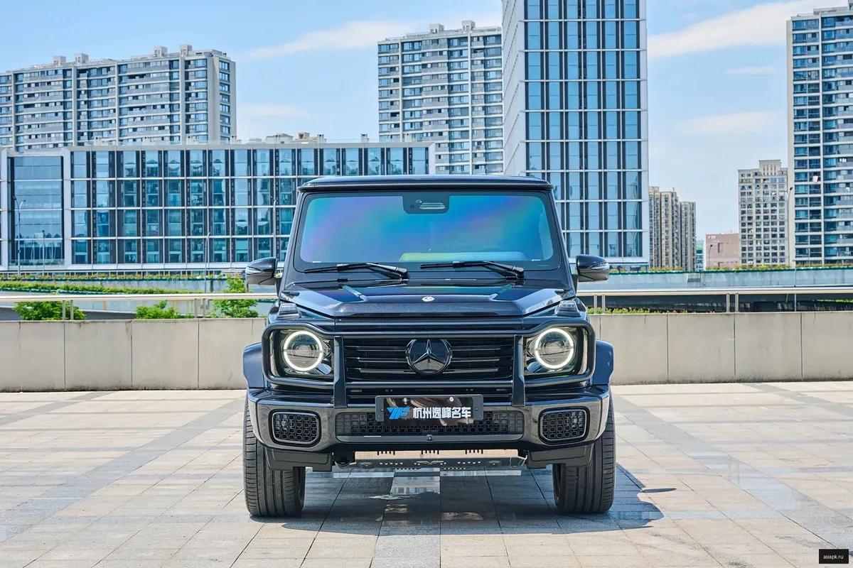 Mercedes-Benz G-Class 2